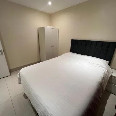 Guest house Lovely - Just 15 Mins To Centre Dublin