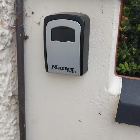 Guest house Lovely - Just 15 Mins To Centre *