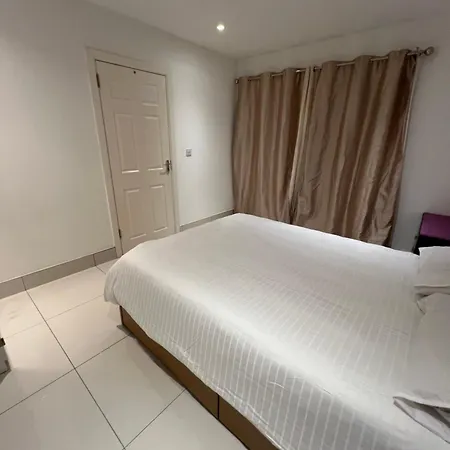 Lovely - Just 15 Mins To Centre Дублин