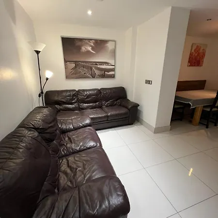 Lovely - Just 15 Mins To Centre Dublin