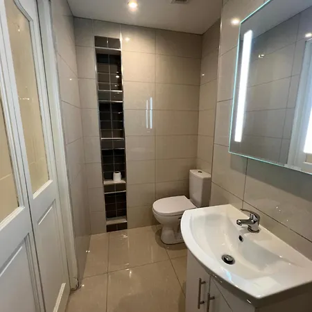 Pensionat Lovely - Just 15 Mins To Centre Dublin