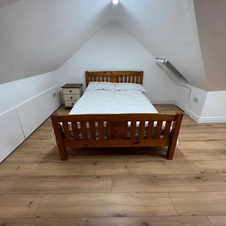 Lovely - Just 15 Mins To Centre * דבלין