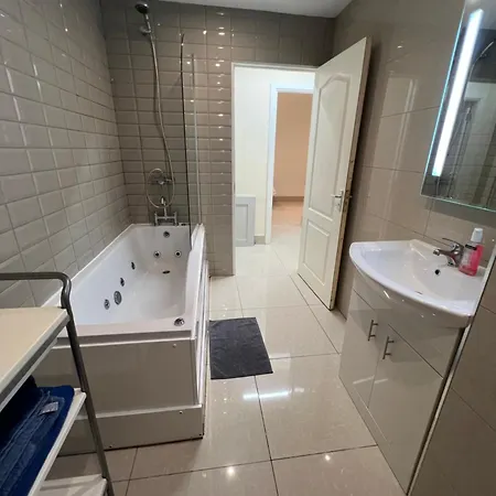 Lovely - Just 15 Mins To Centre בית הארחה דבלין