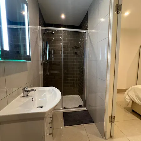 Lovely - Just 15 Mins To Centre *