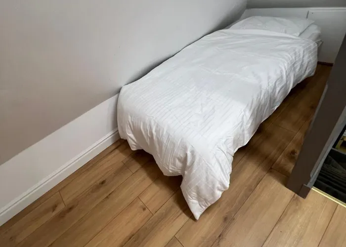 Pensión Lovely - Just 15 Mins To Centre