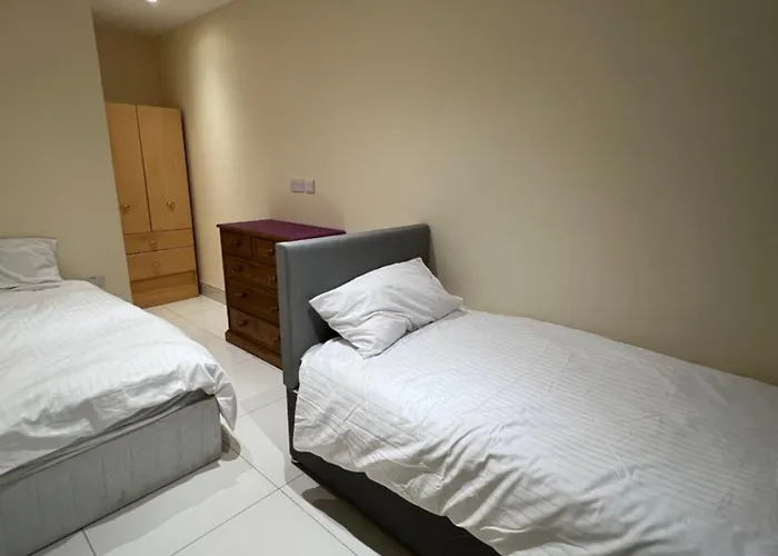 Pensión Lovely - Just 15 Mins To Centre *