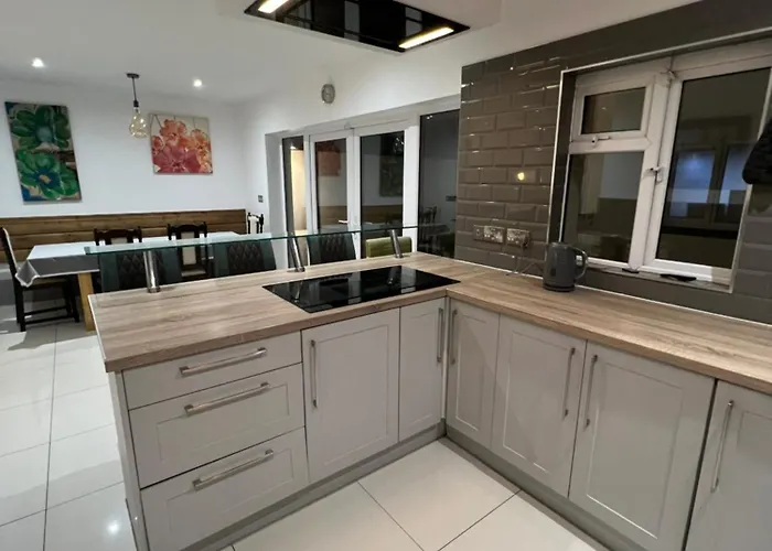 Pensión Lovely - Just 15 Mins To Centre